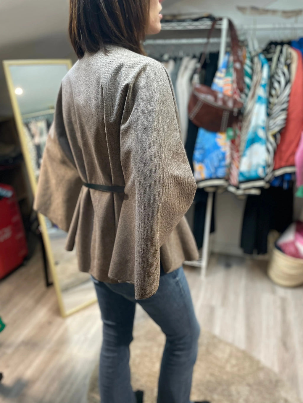 Manteau cape gris ceinturé - Astrid ELLE STYLE